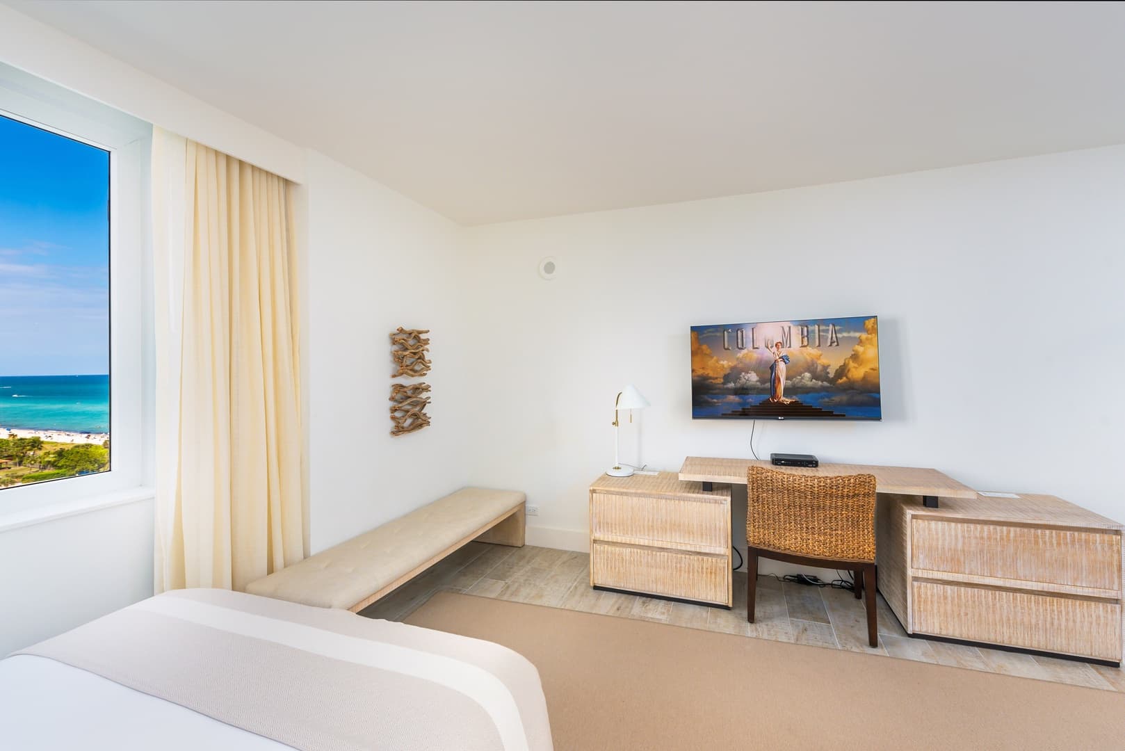 1 Hotel & Homes Condo #1015 - Image 3