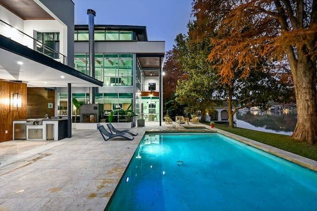 Emerald on Lake Austin - Image 11