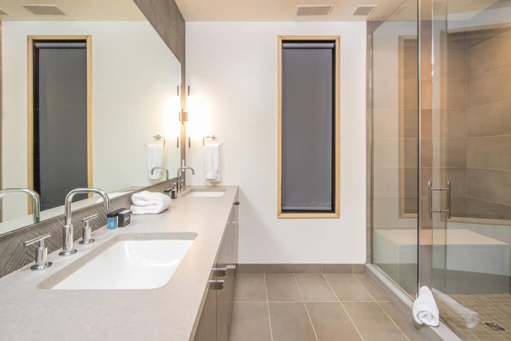 Rustic Madison Lakelodge - Image 10