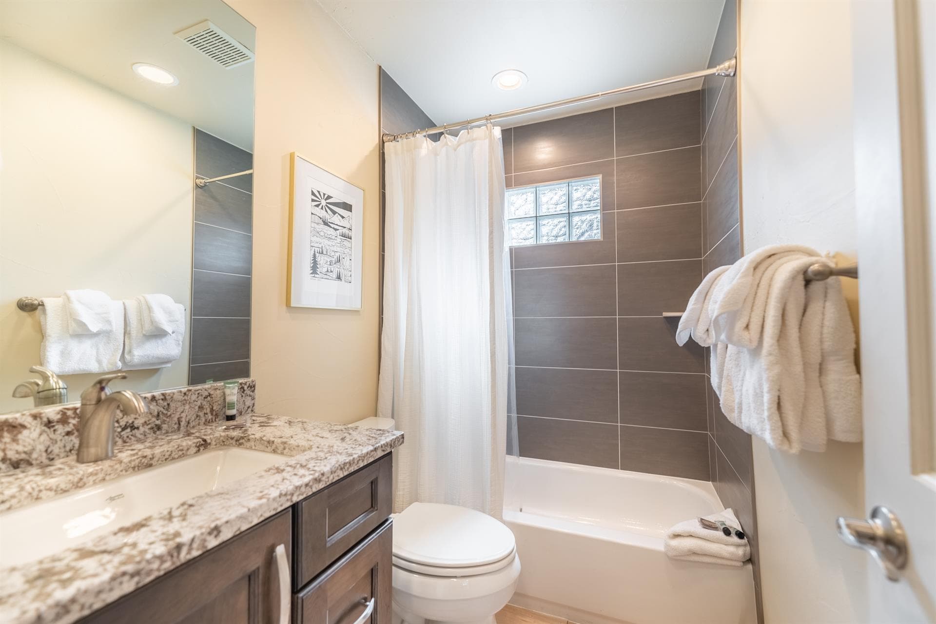 Alpine Home - Image 34