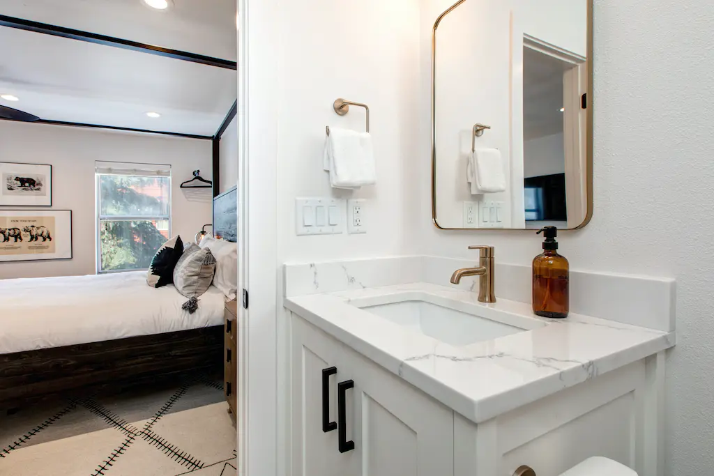 Last Run of the Day House - Image 20