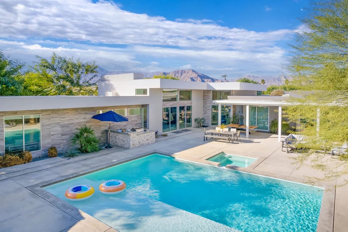 Polo Villas Sands - Image 1