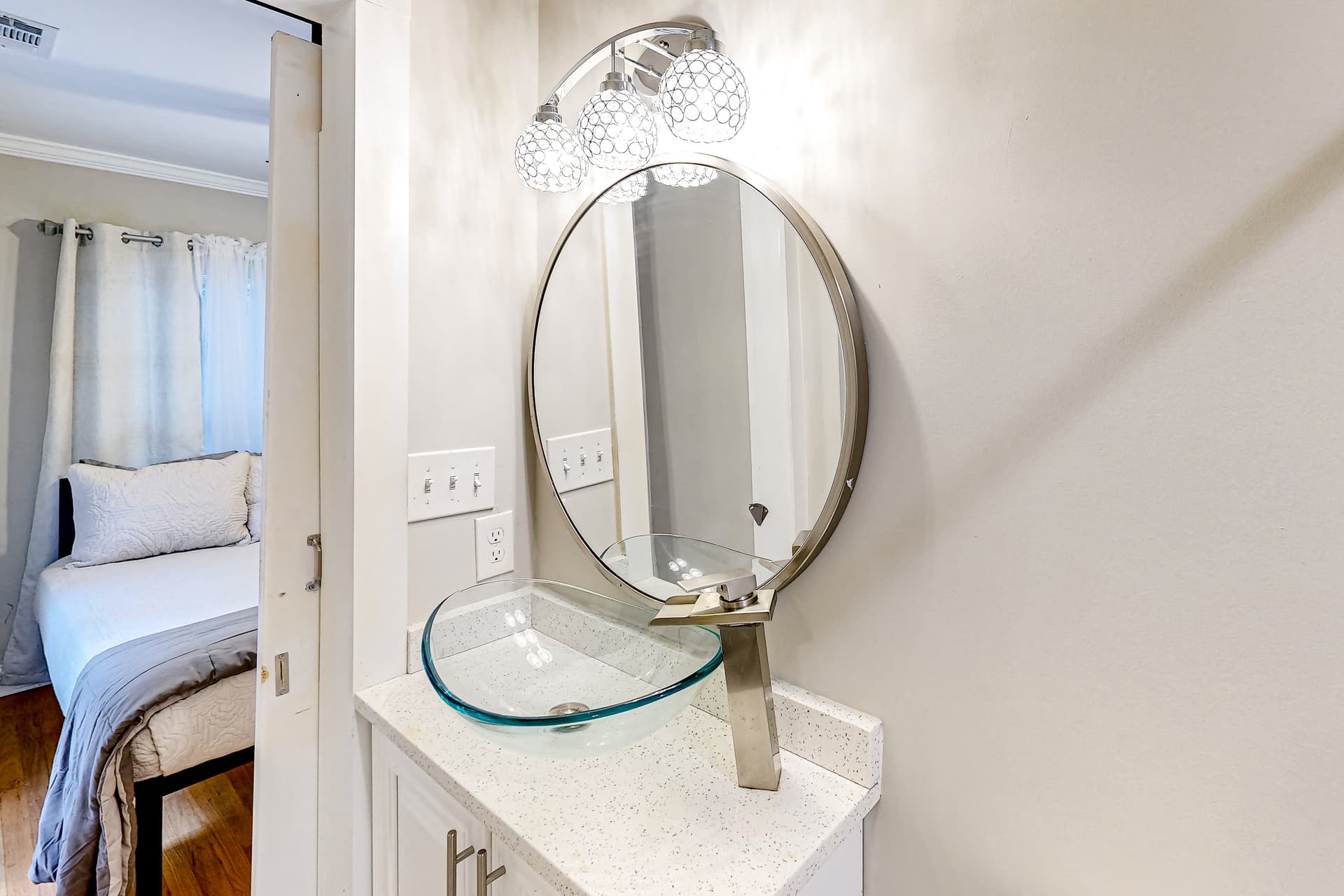 Blissful Bungalow - Image 13