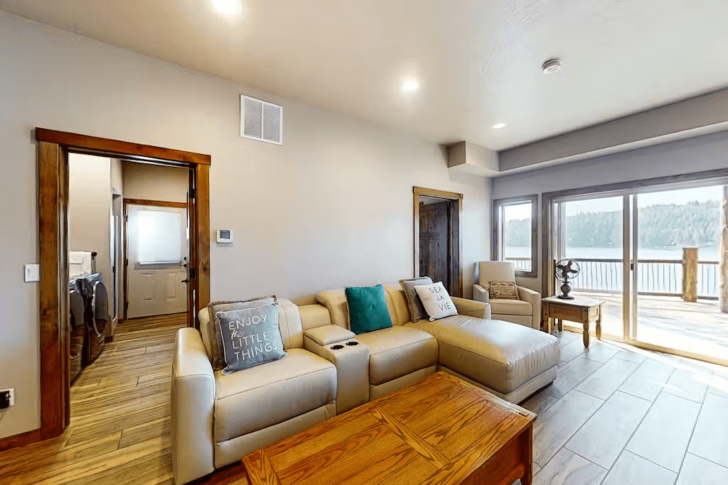 Lakefront Marvel - Image 22