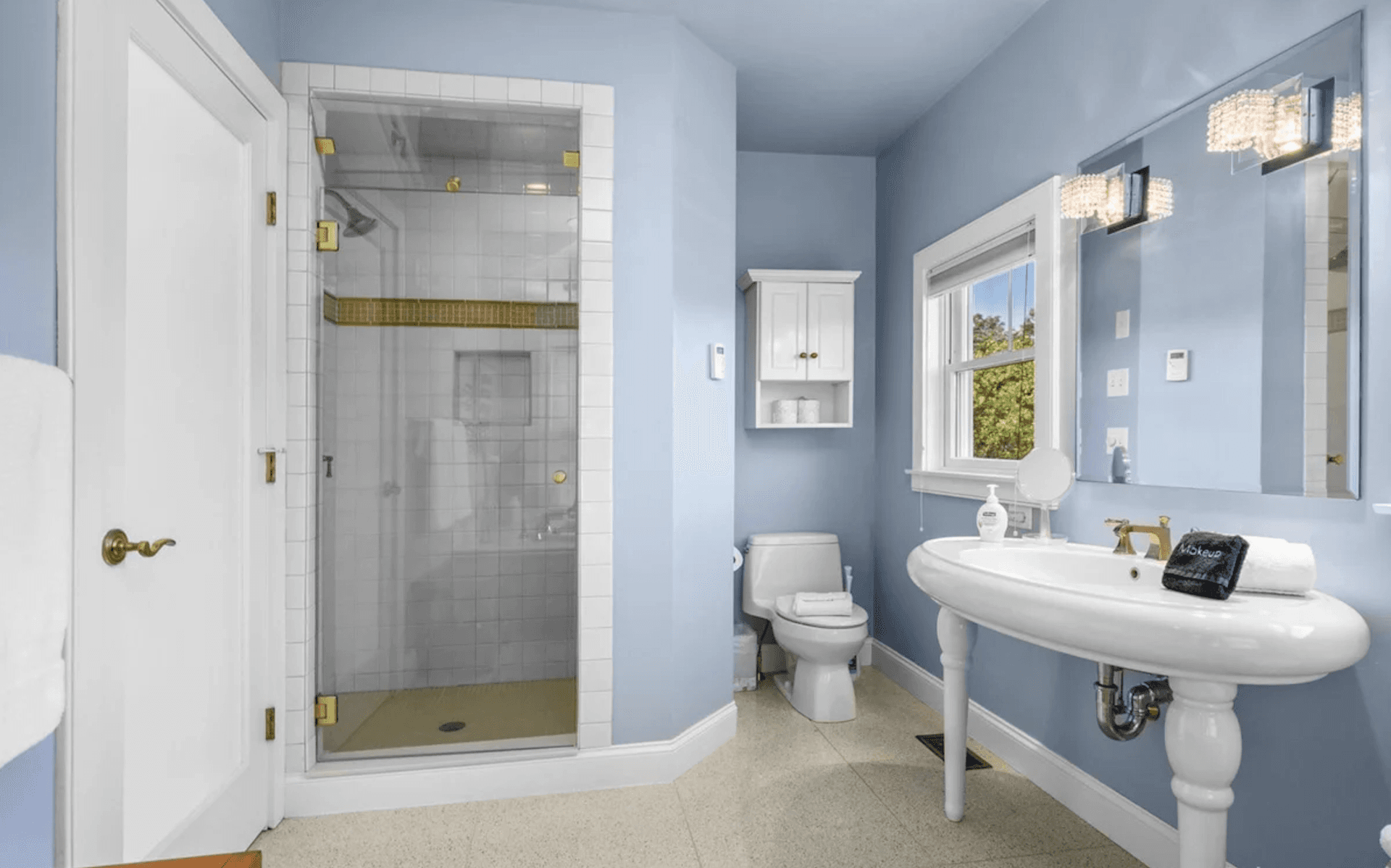 Bay Break - Image 20