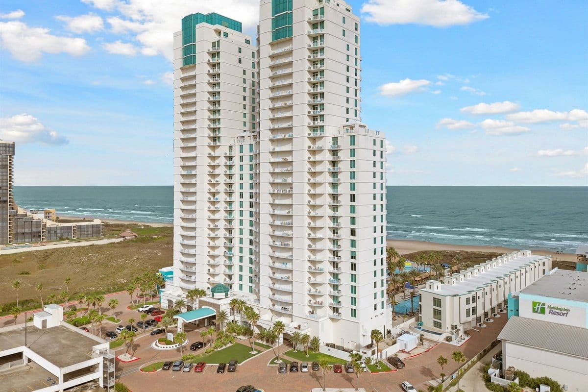 Sapphire Residence - Image 30