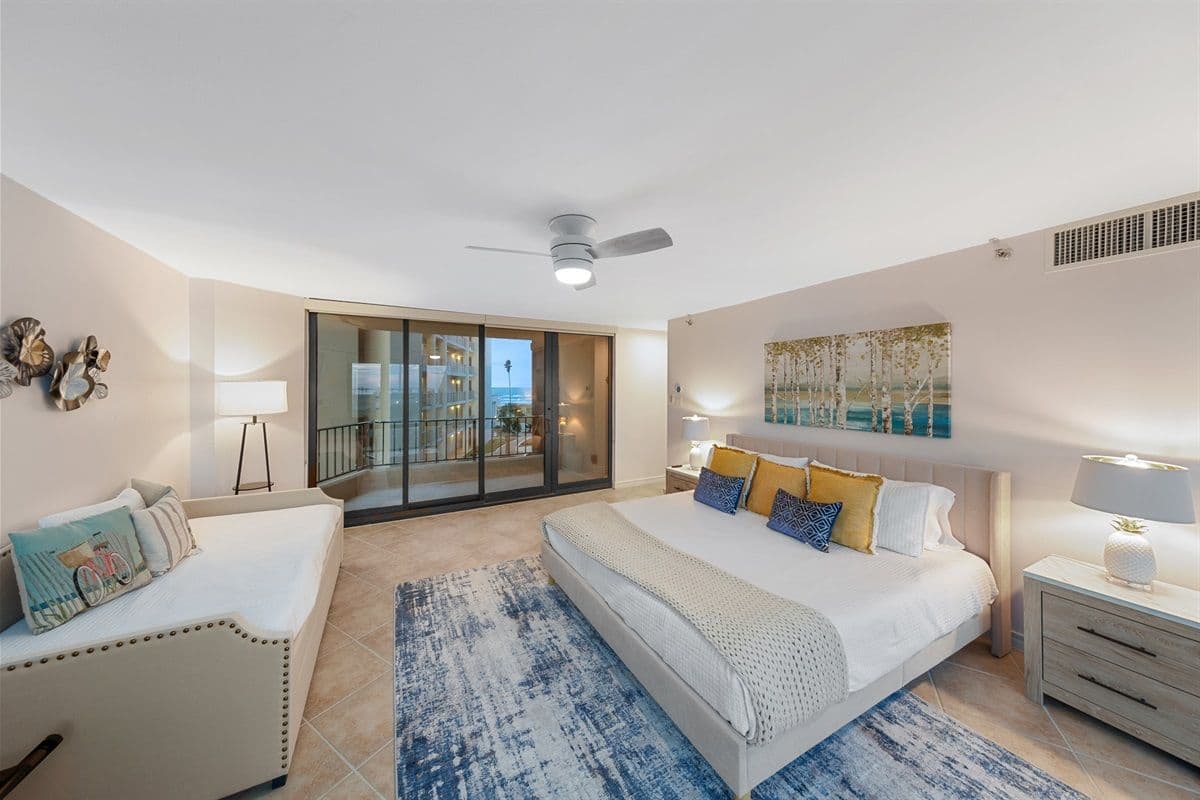 Bridgepoint Residence - Image 18