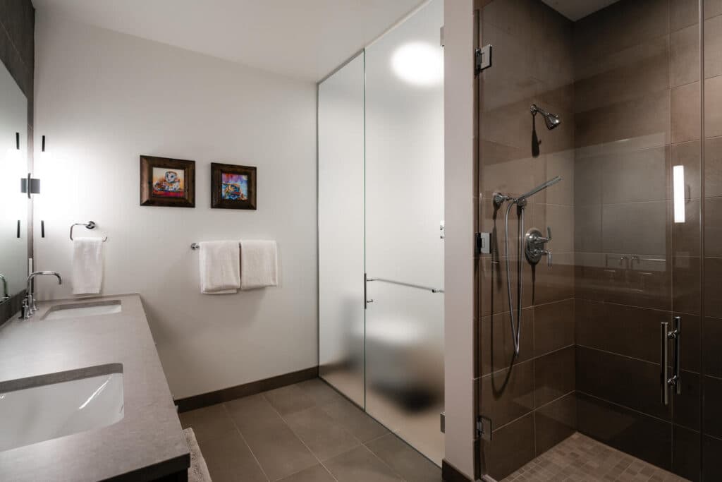 Lake Lodge #212 - Image 13