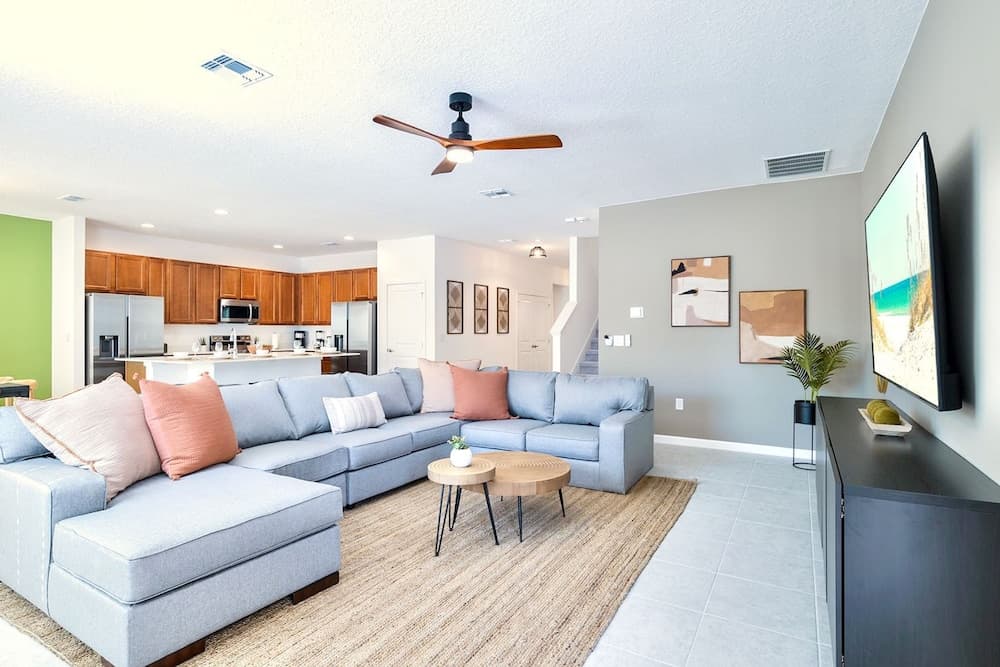 Grand Play Mansion - Image 1