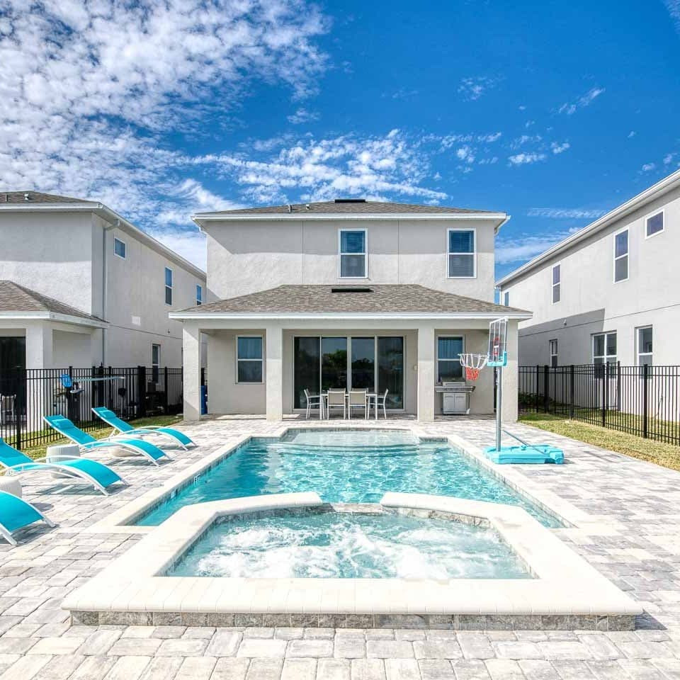 Fun-in-the-Sun Villa - Image 1