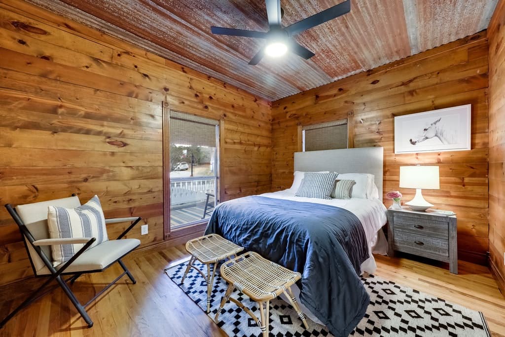 Hill Country Hideaway - Image 16