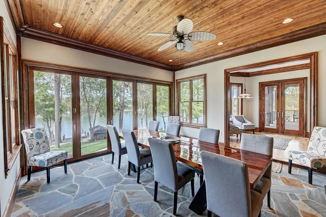 Sunset Shores Grand House - Image 15