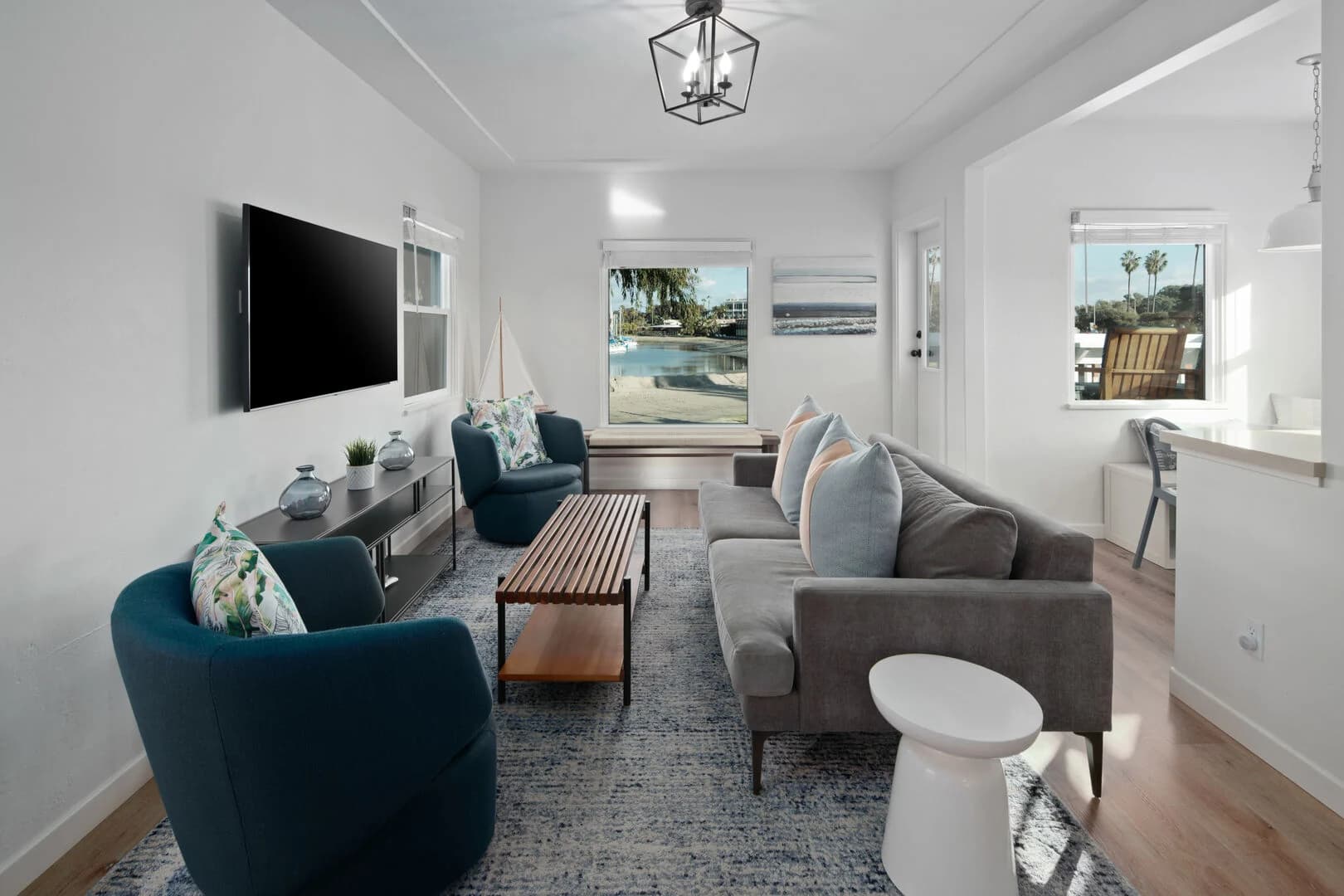 Bayside Home - Image 1