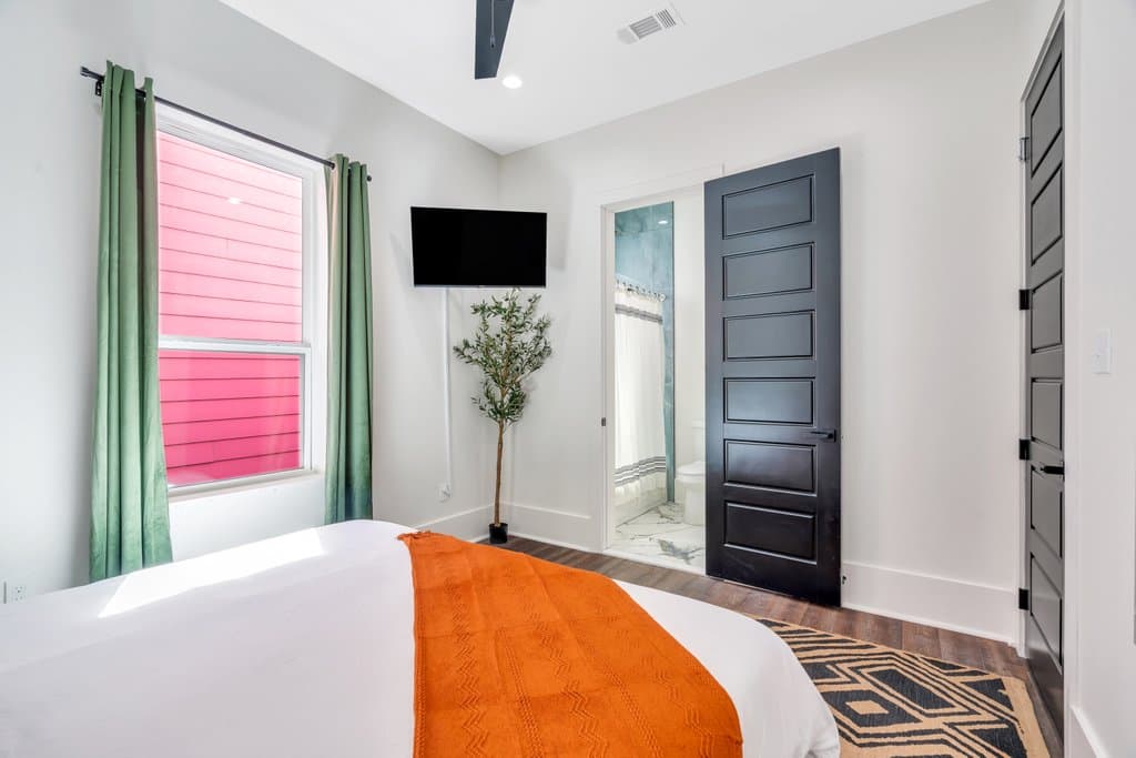 Modern Mid-City Maison - Image 4