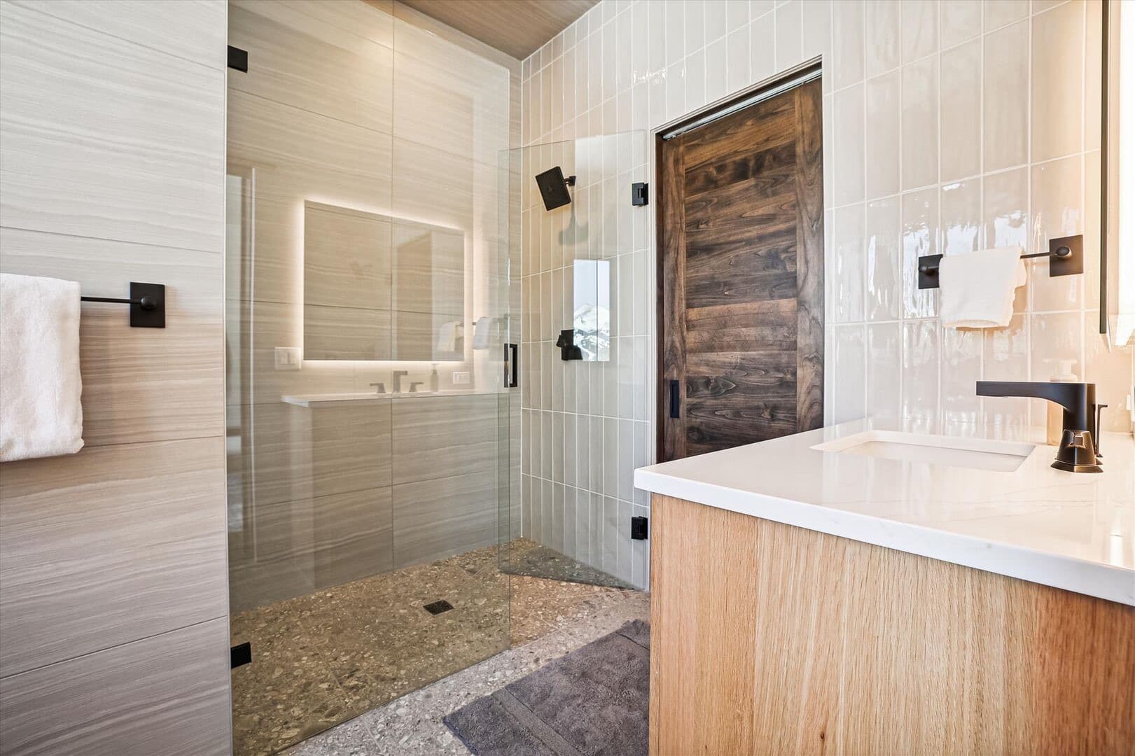 Modern View Manor - Image 45