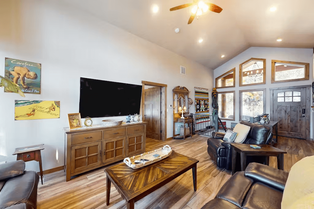 Lakefront Marvel - Image 10