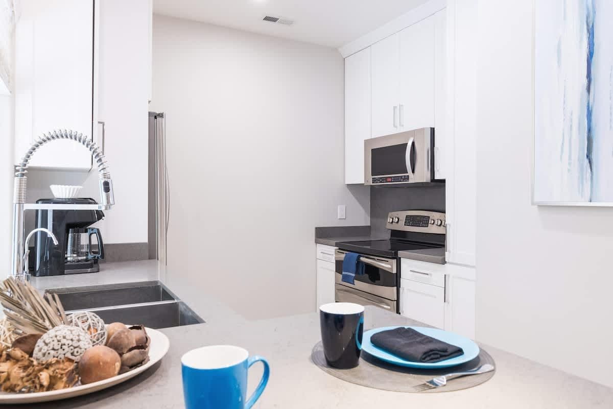 Estate on Shea - Image 37