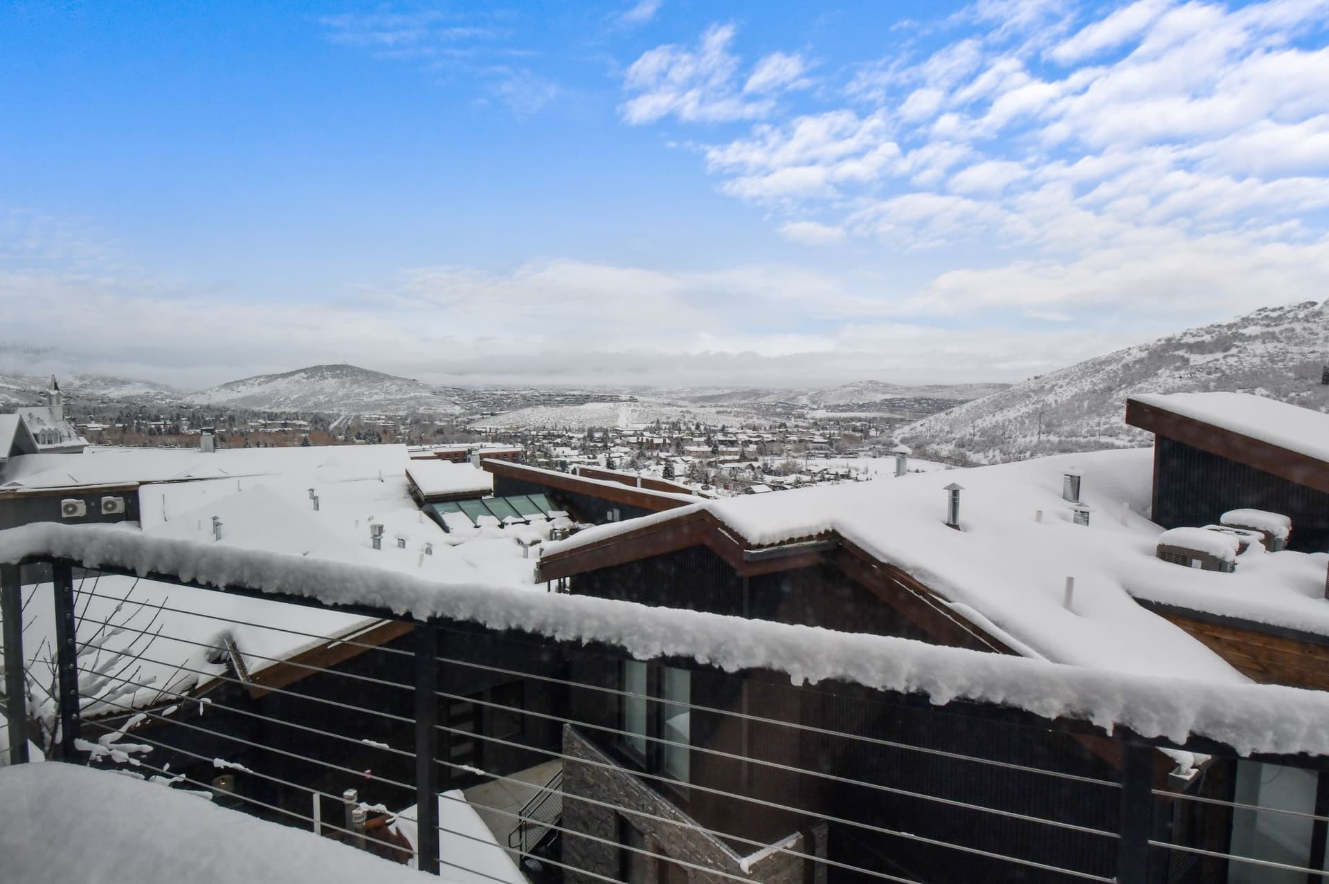 Slopeside Modern in Kings Crown - Image 37