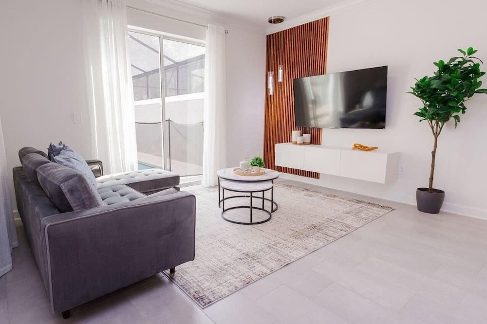 Reading Trail Townhome #2489 - Image 1