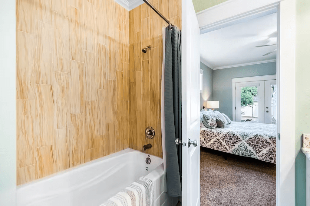 Classic Coeur d'Alene Estate - Image 13