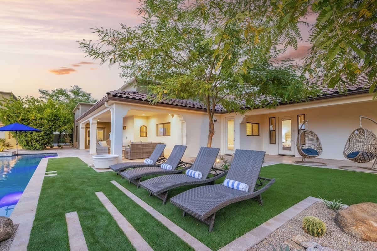 Estate on Shea - Image 64