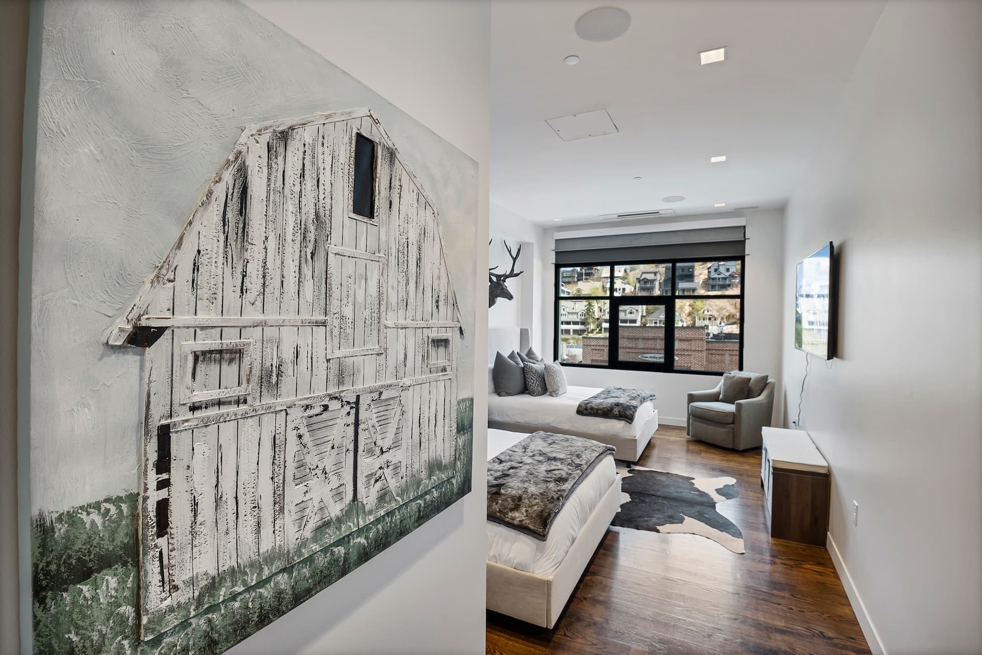 Mountain Luxe Retreat on Main - Image 12