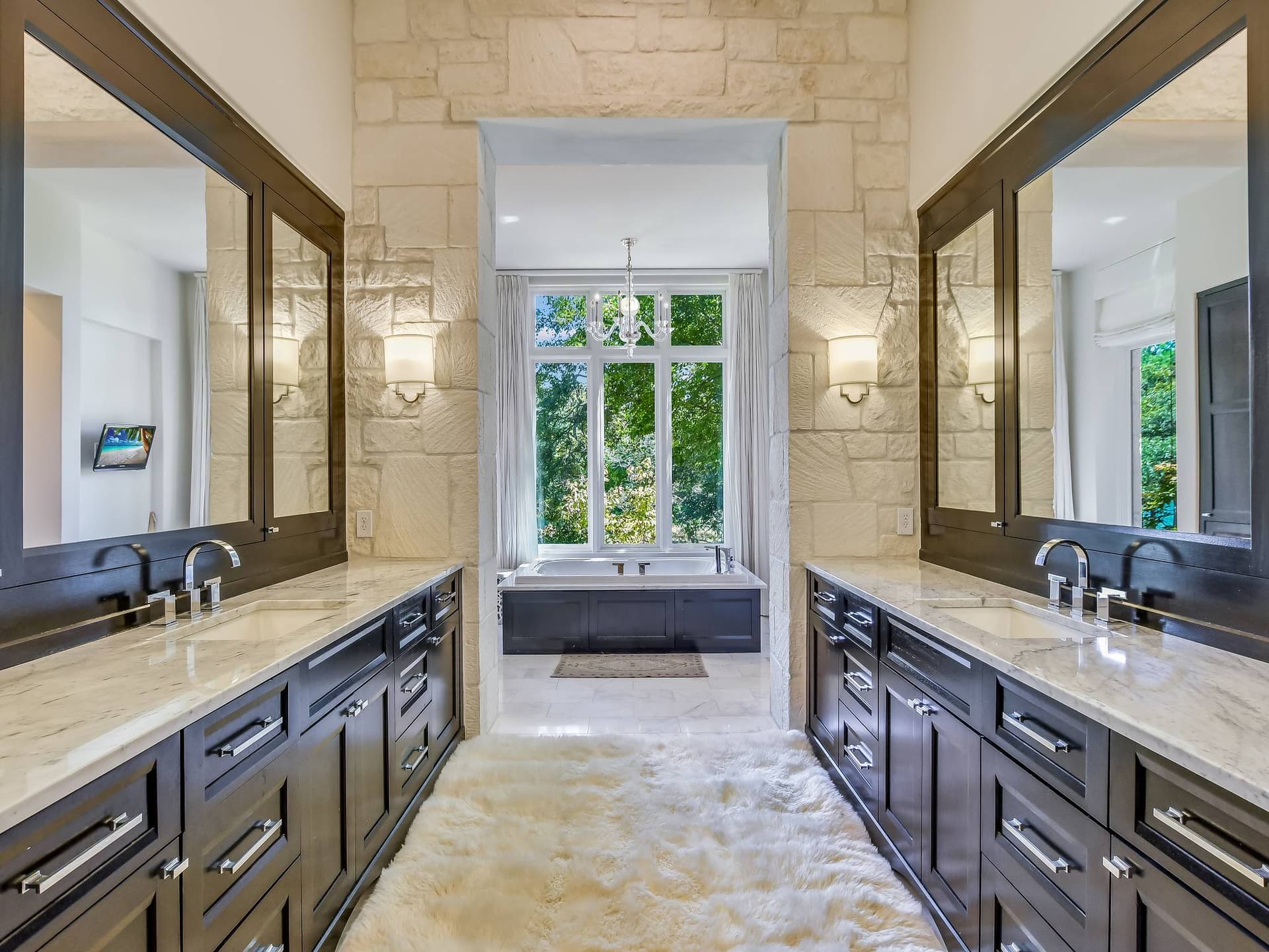 Sapphire on Lake Austin - Image 41