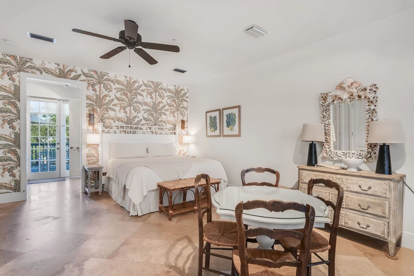 Crown Studio - Image 3