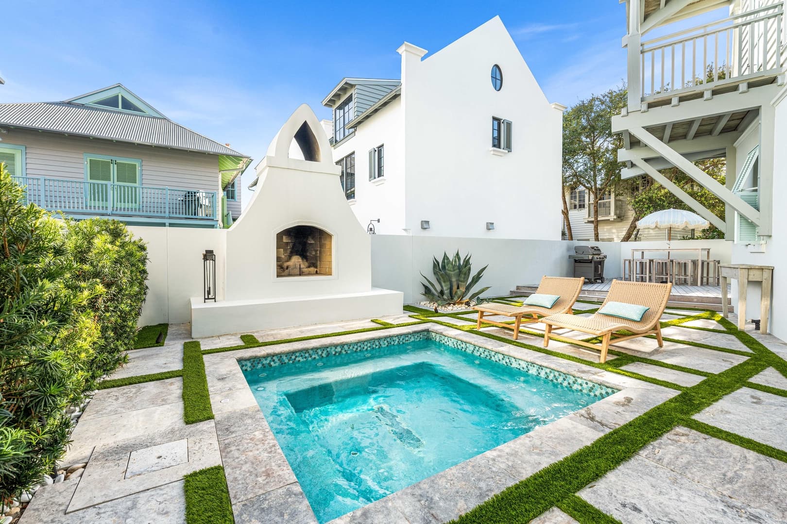 YOLO Cottage & Carriage - Image 38