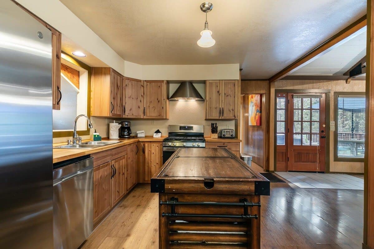 Classic Tahoe Cabin - Image 11