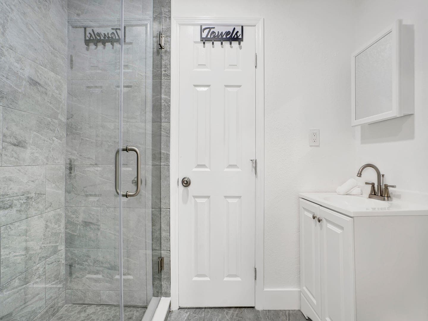 Bungalow House - Image 23