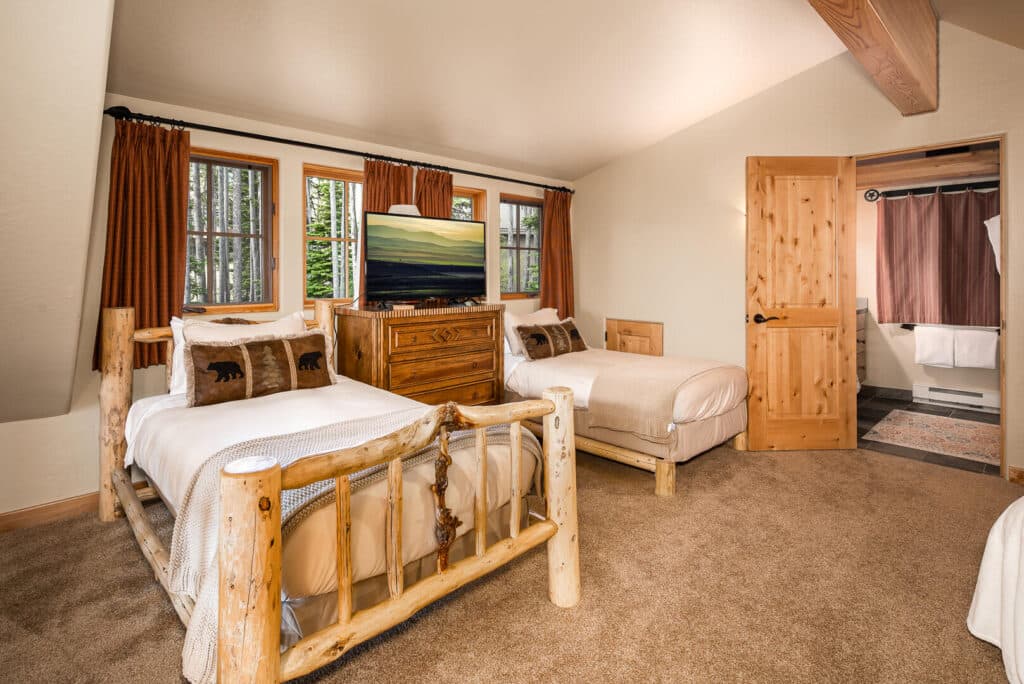 Full Moon House - Image 11