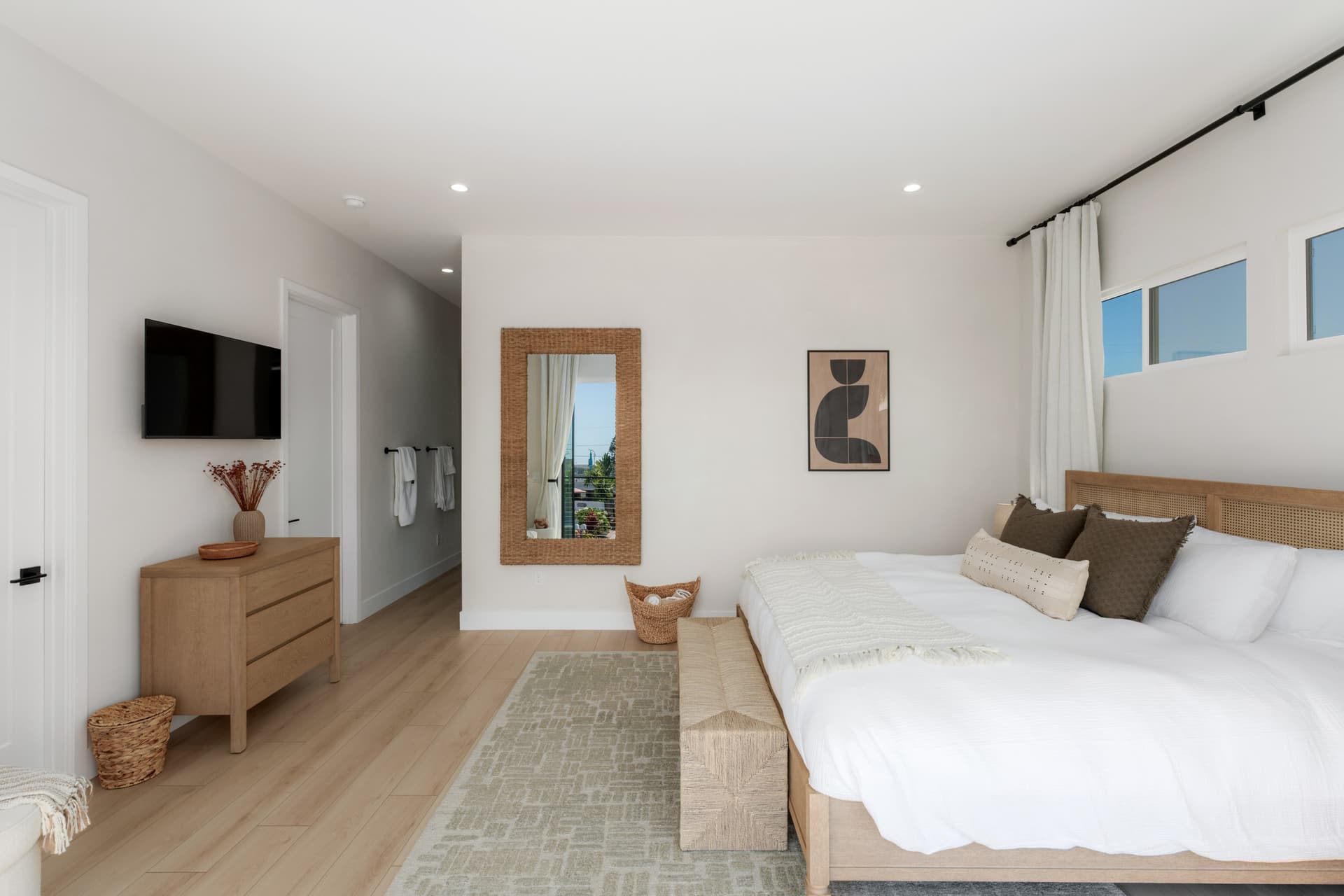 Ocean View Poolside Retreat - Image 21