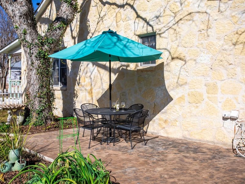 Crepe Myrtle Cottage - Image 20