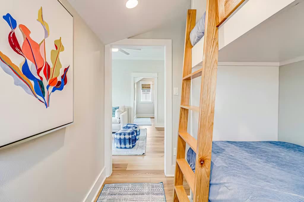 Beachin' Bungalow - Image 23