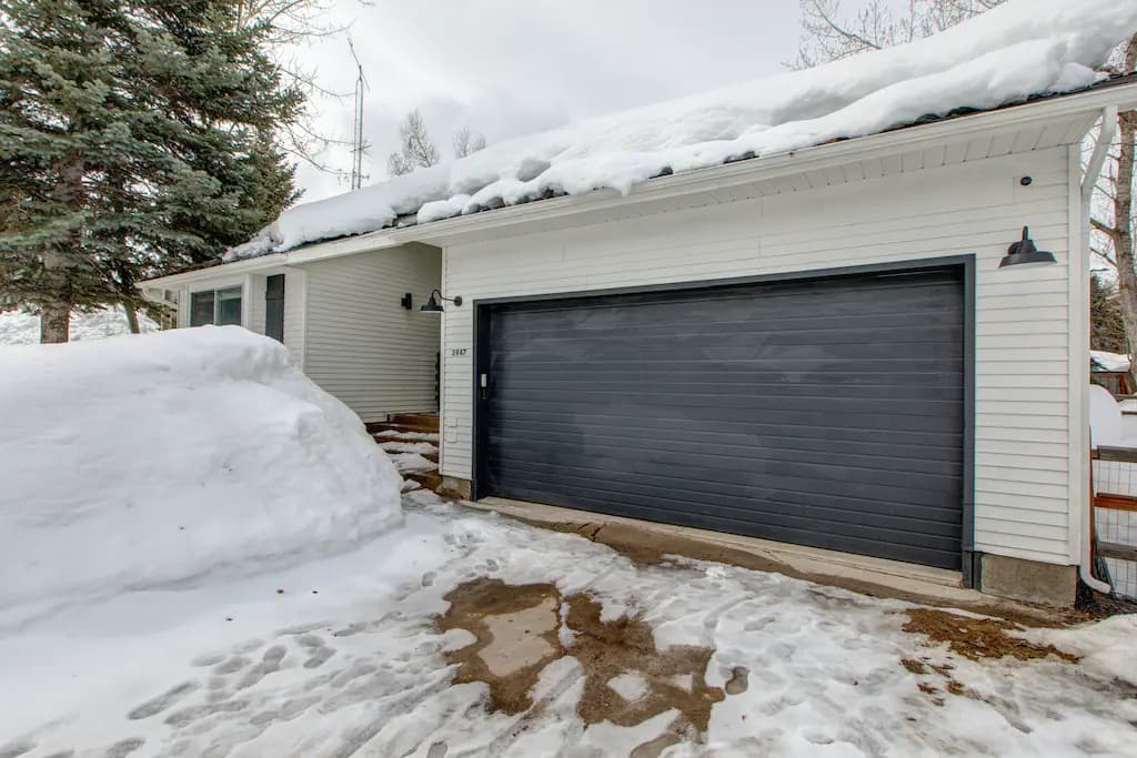 Last Run of the Day House - Image 48