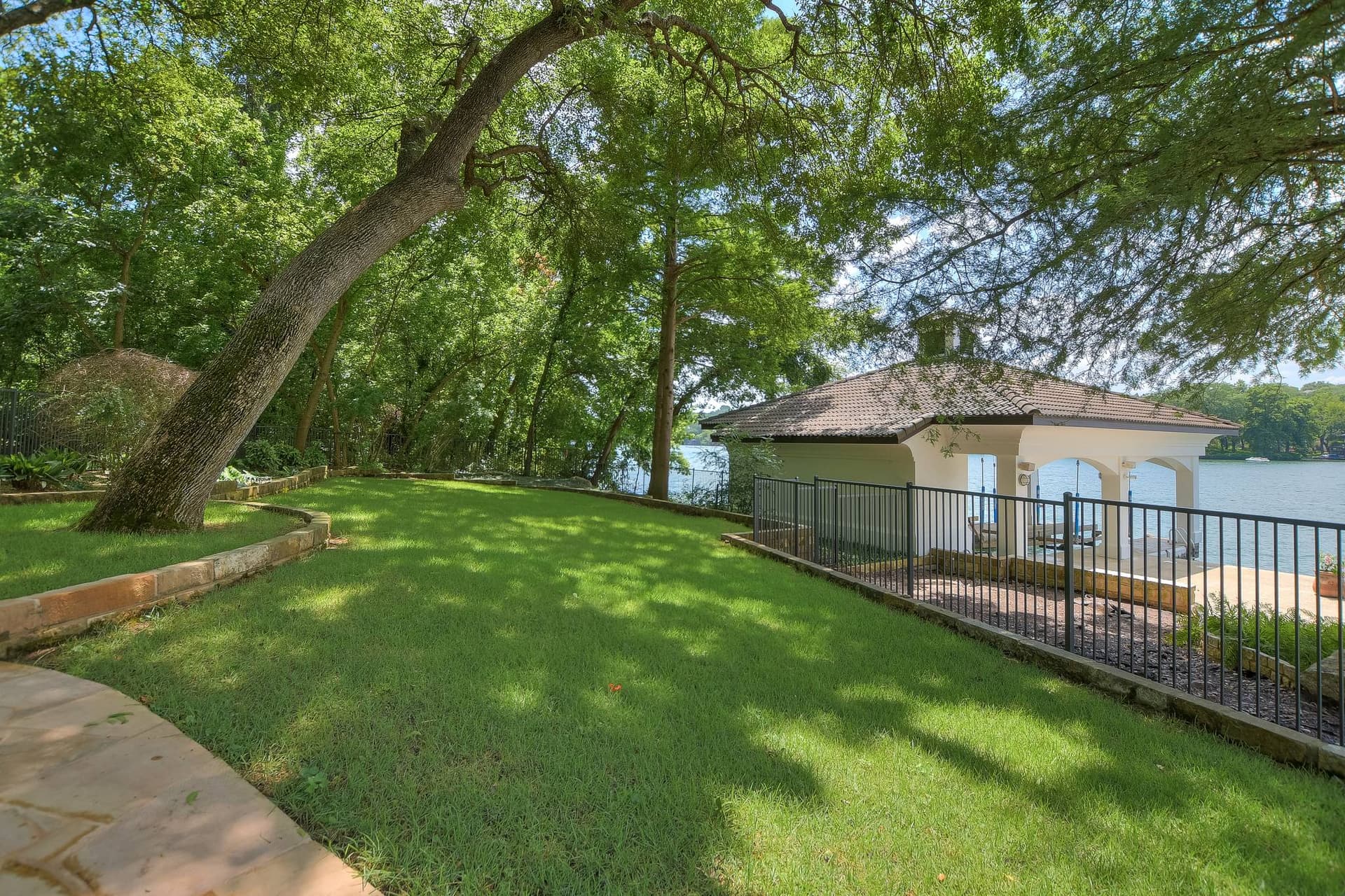 Casa Paradiso on Lake Austin - Image 34