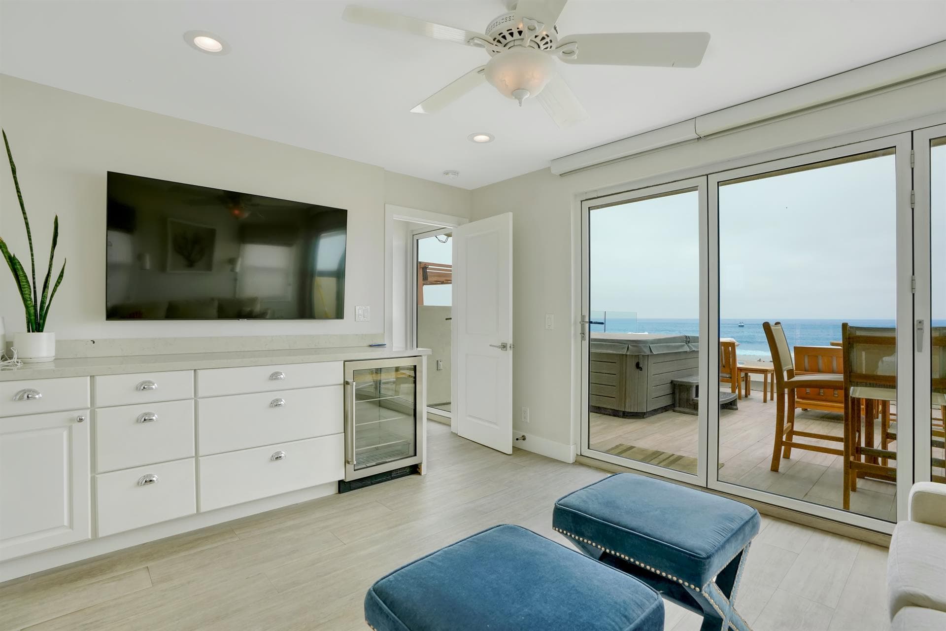 Catalina Oceanfront - Image 31