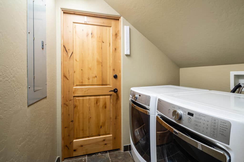 Hidden Trail House - Image 16