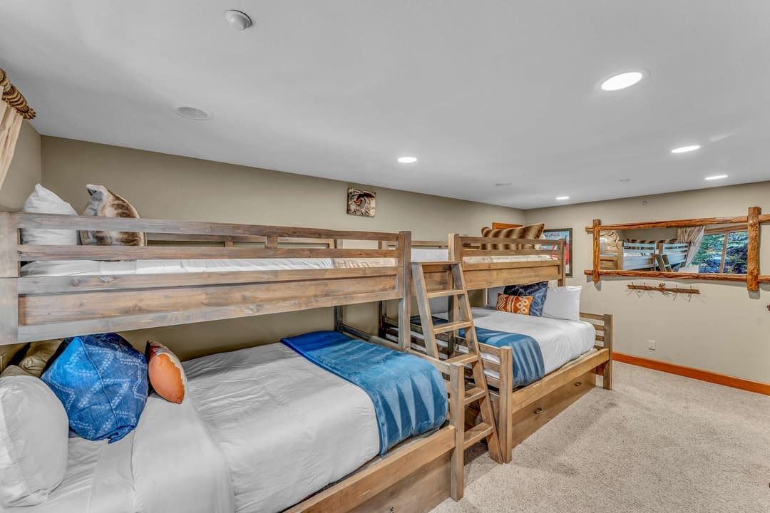 Olympic Valley Getaway - Image 25