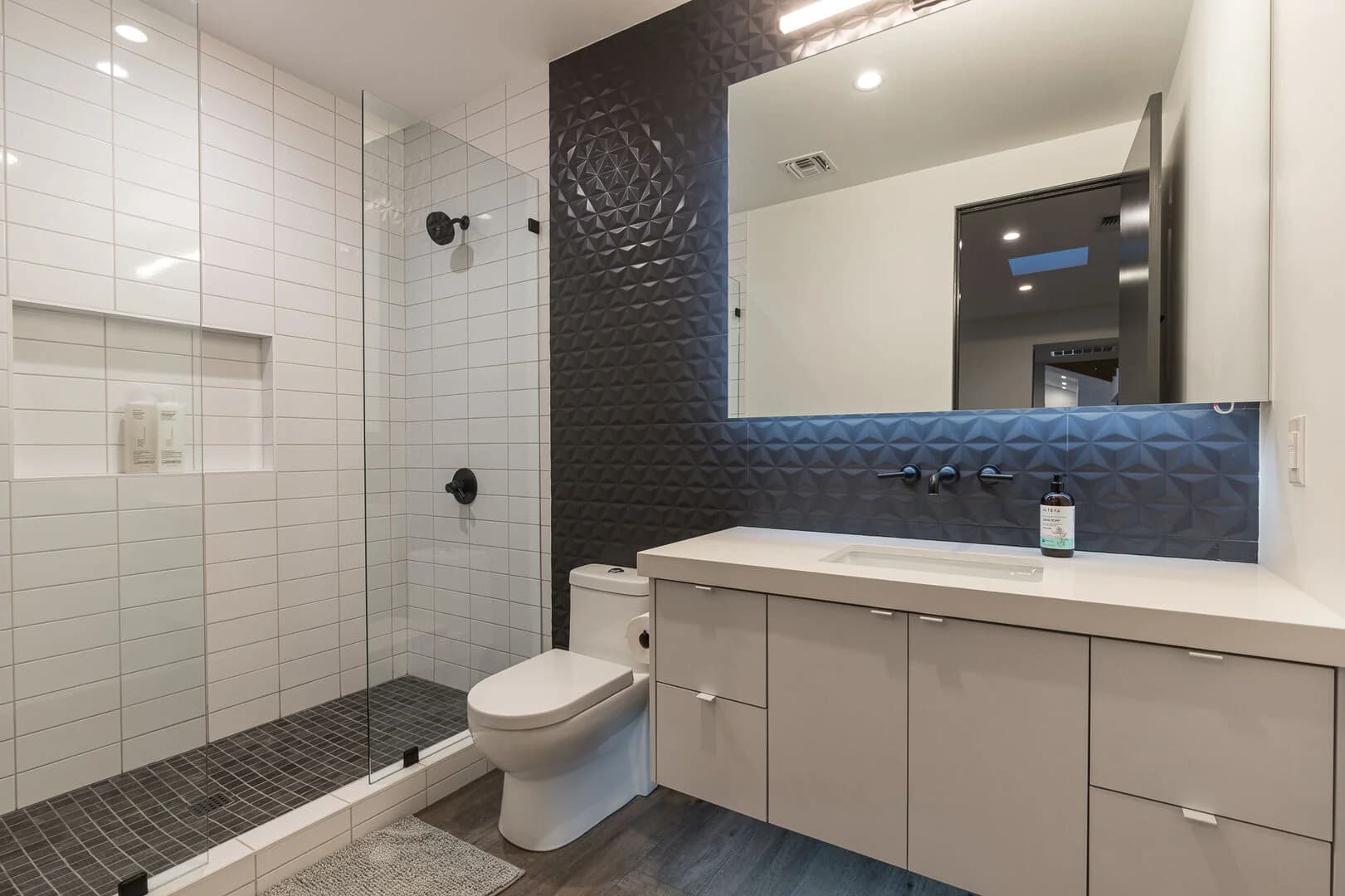 Camelback Manor - Image 46