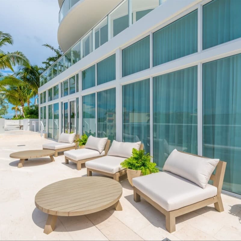 Modern Home - Image 12