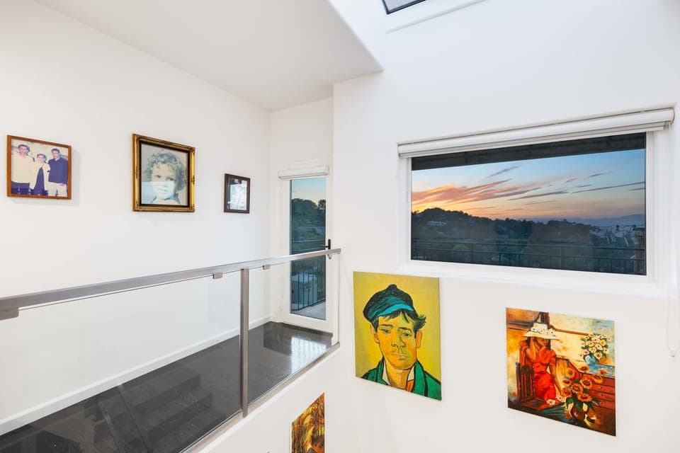 Pacific View Artist's Home - Image 27