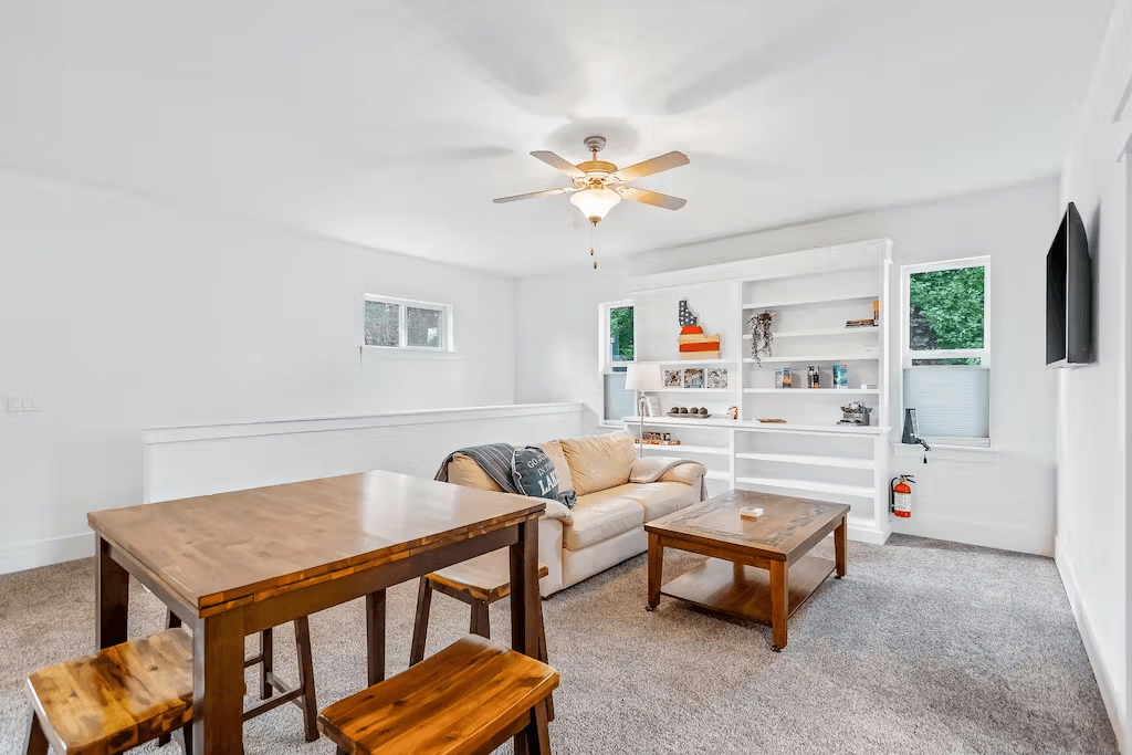 Classic Coeur d'Alene Estate - Image 14