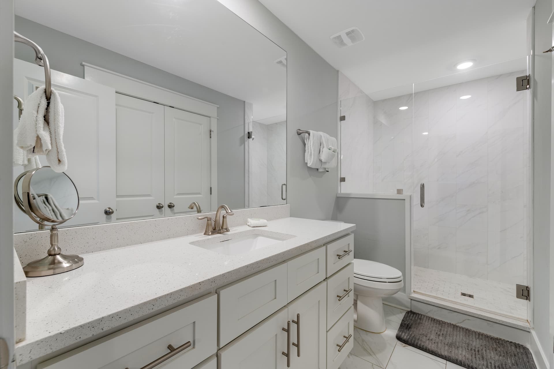 Porches N' Paradise House - Image 31