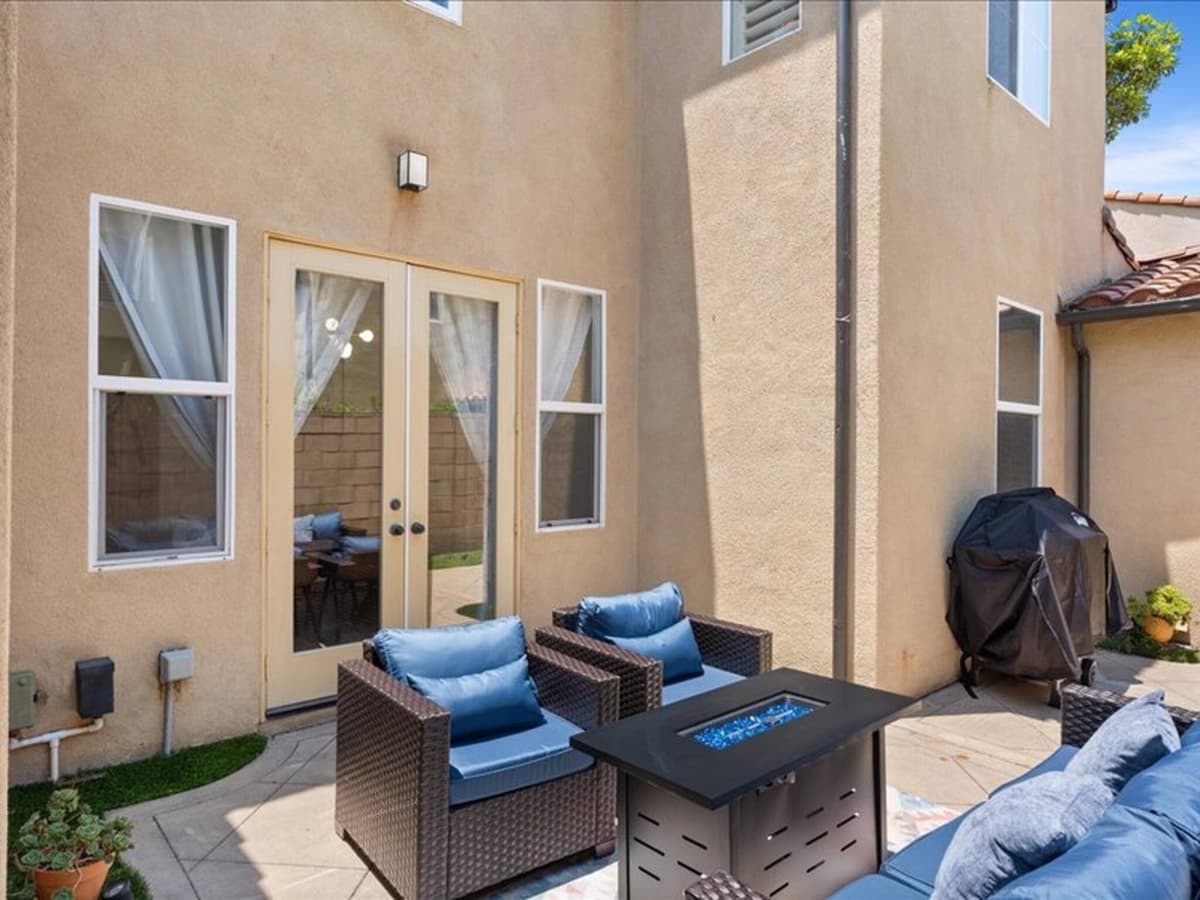 Irvine Inn Love - Image 2