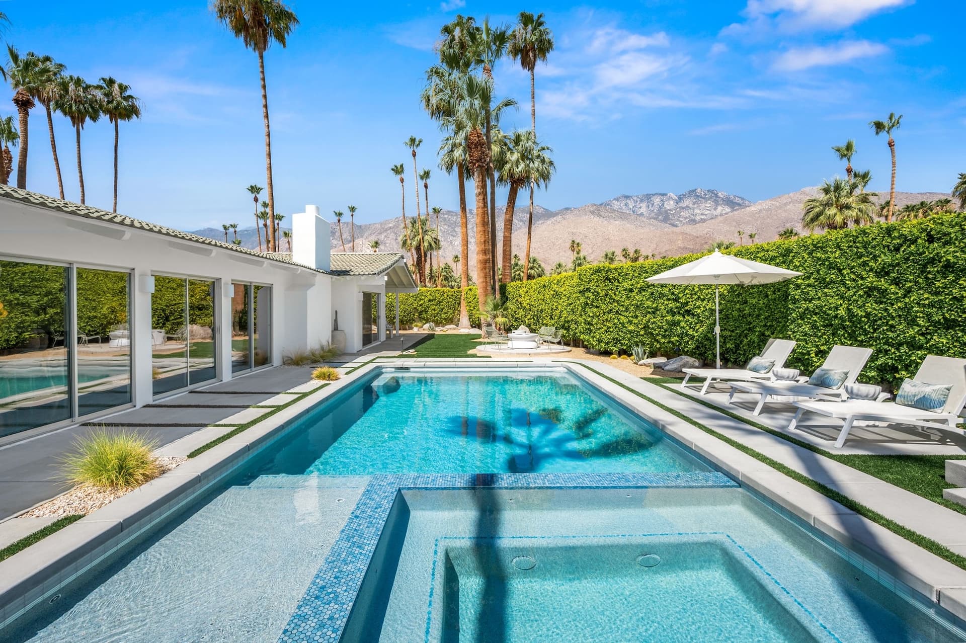 Ledo Lounge - Image 2