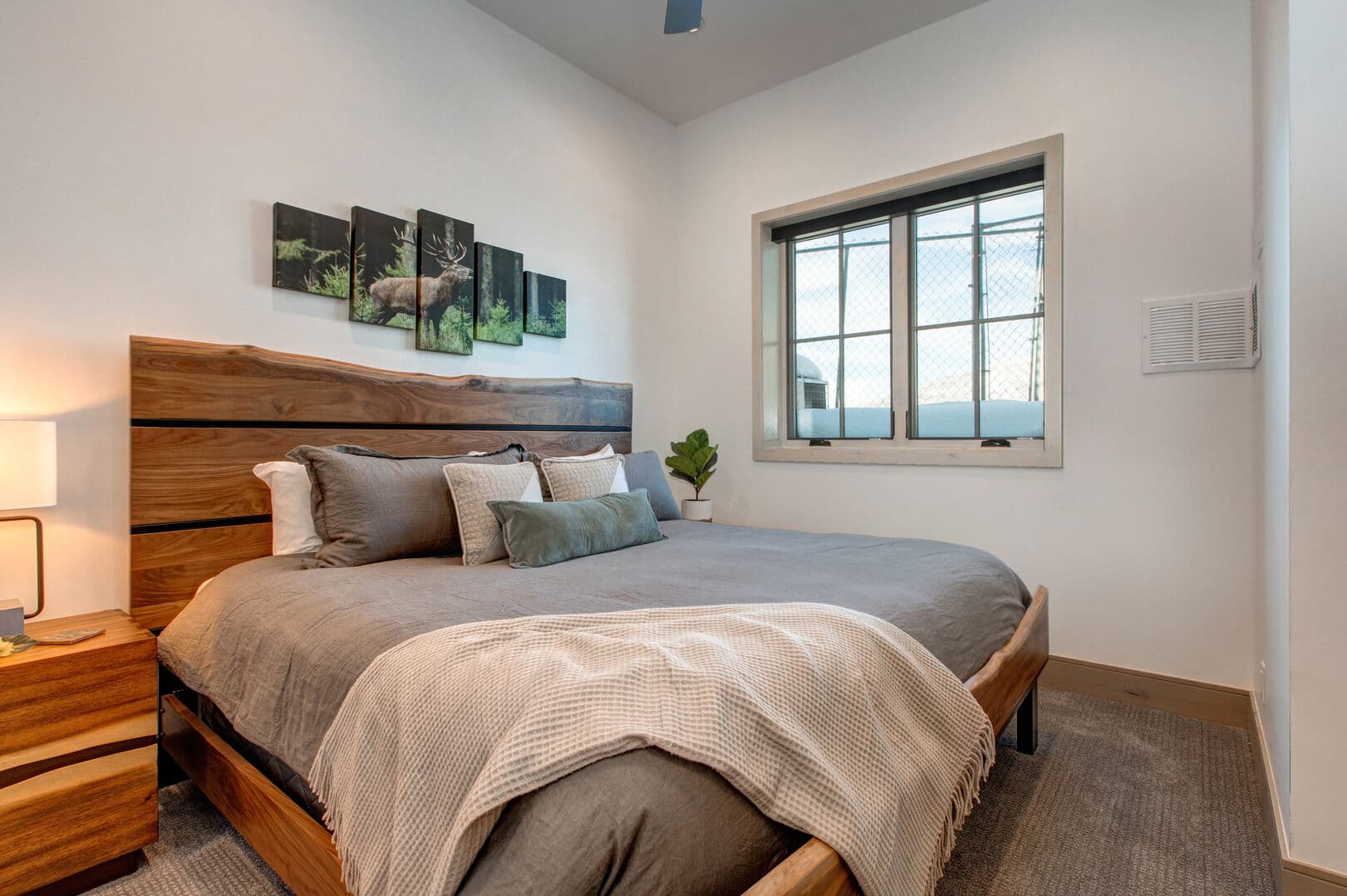 Kings Crown - Image 37