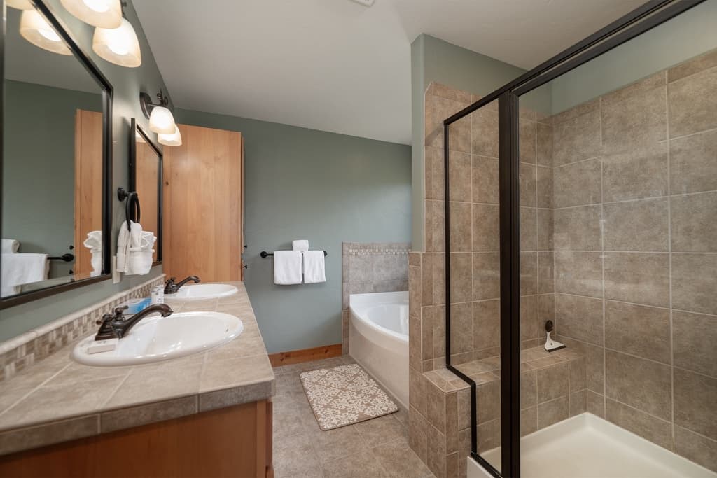 Everview Heights Townhouse - Image 10