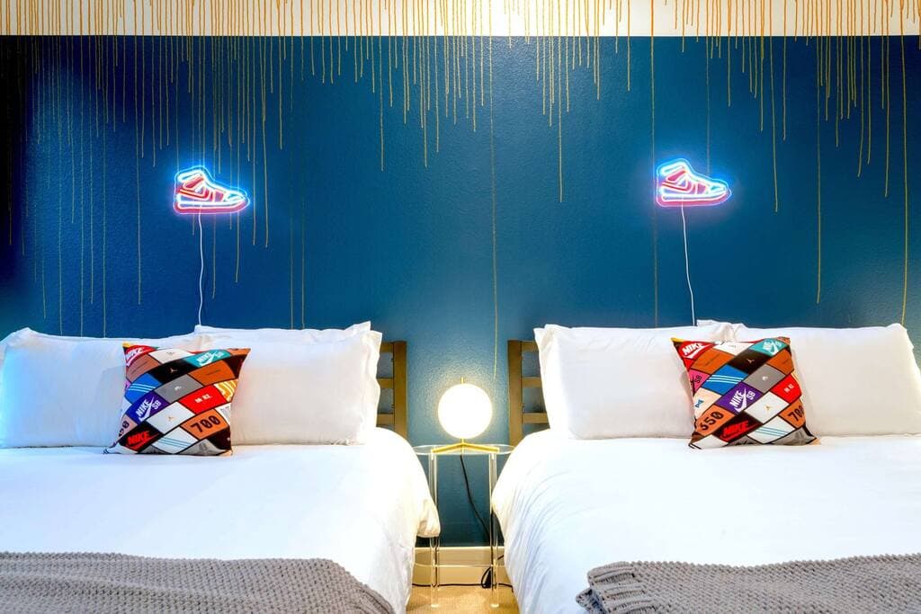 Queen's Gambit - Image 26